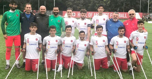 Ampute Milli Futbol Takımı İngiltere'de Şampiyon Oldu