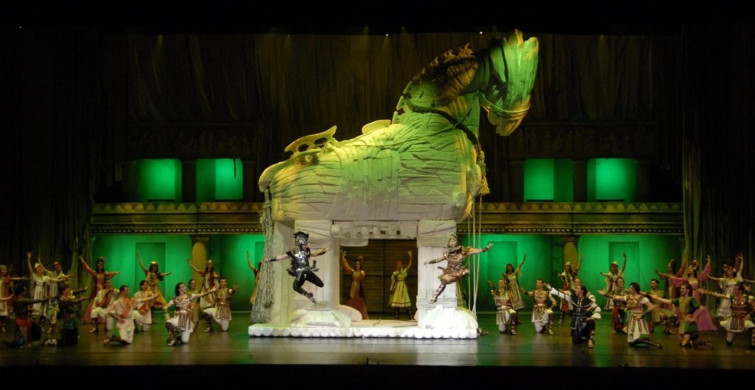 Anadolu Ateşi'nden Troya Gösterisi: ABD Turnesi Yolda