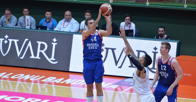 Anadolu Efes Banvit’i Deplasmanda Farklı Geçti!