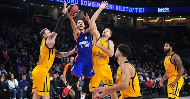 Anadolu Efes Durdurulamıyor 14. Galibiyetini Aldı