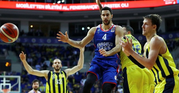 Anadolu Efes, Fenerbahçe'yi Yakaladı