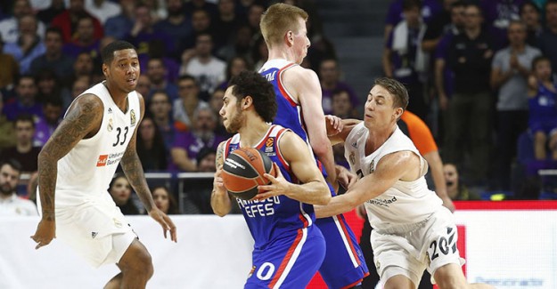 Anadolu Efes, İspanya'da Real Madrid’e Diş Geçiremedi!