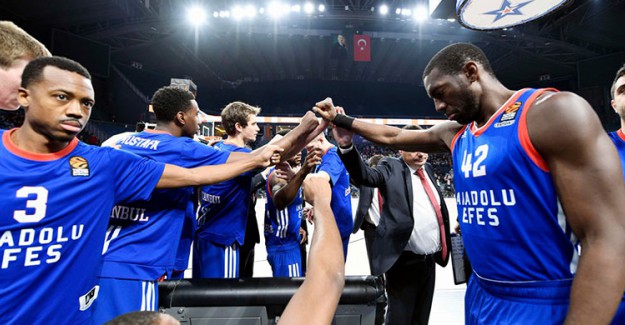 Anadolu Efes, İtalya'da Parkeye Çıkıyor!