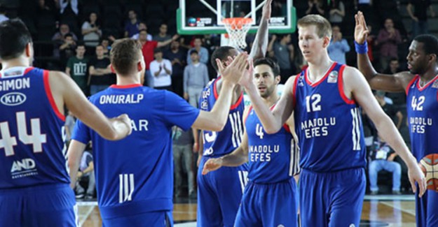 Anadolu Efes Maccabi FOX'u mağlup etti
