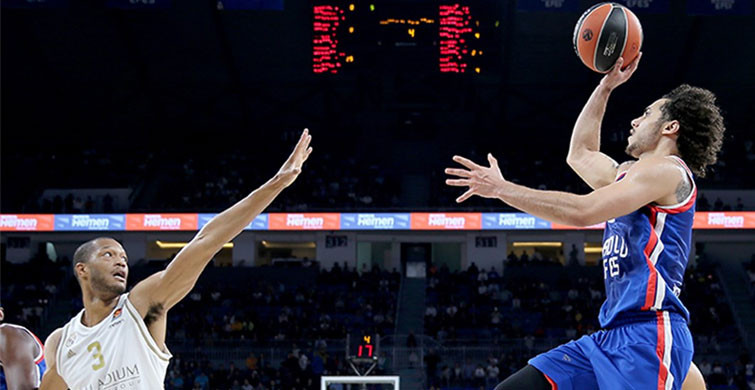 Anadolu Efes Real Madrid'i Yenmeyi Başardı