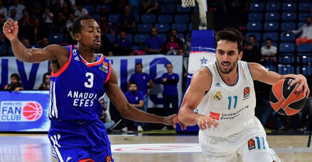 Anadolu Efes, Son Çeyrekte Yıkıldı! 