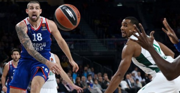 Anadolu Efes THY Euroleague'deki İlk Mağlubiyetini Aldı!