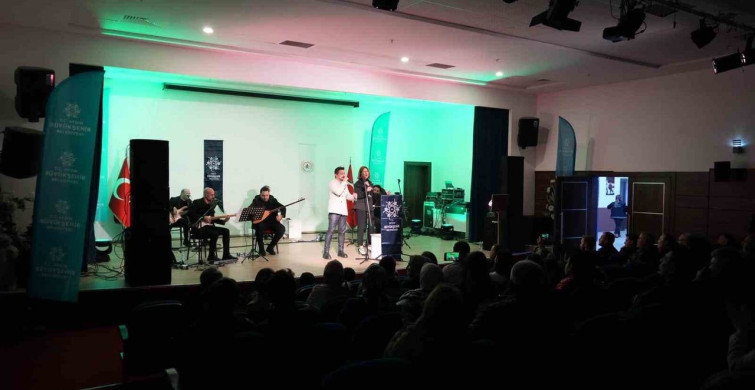 Anadolu Ezgileri İncirliova'da Rüzgar Gibi Esti