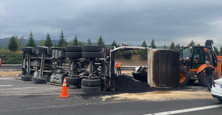 Anadolu Otoyolu Bolu Dağı Kesimindeki Yol Kaza Sonrası Ulaşıma Açıldı
