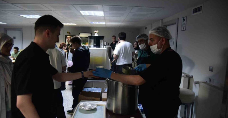 Anadolu Üniversitesi'nden Final Haftasında Öğrencilere Ücretsiz İkram Desteği