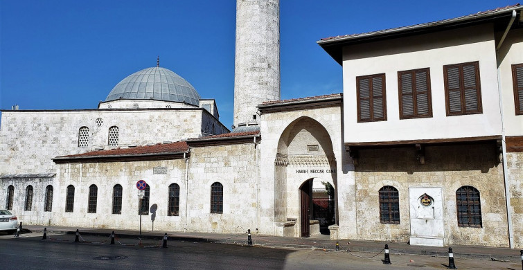 Anadolu’nun ilk camisi yeniden hayat buldu: Habib-i Neccar ibadete açıldı