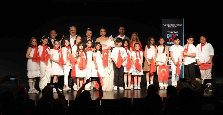 Anadolu'nun yedi ozanı opera yorumu ile Samsun'da seslendirildi