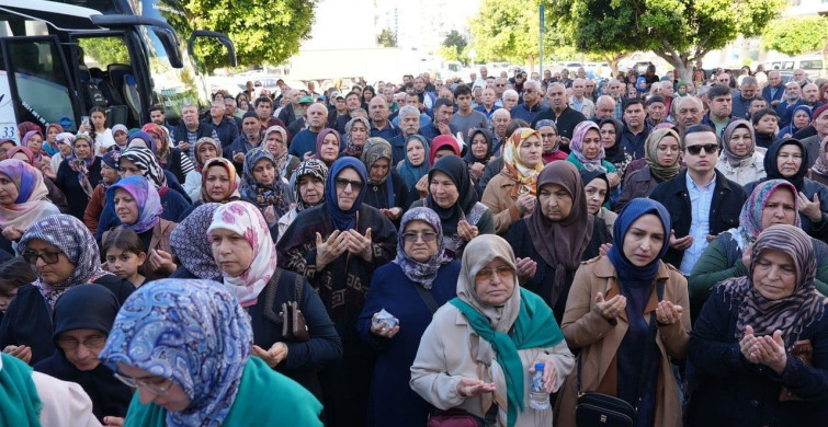 Anamur'dan Hacı Adaylarına Dualarla Uğurlama Töreni