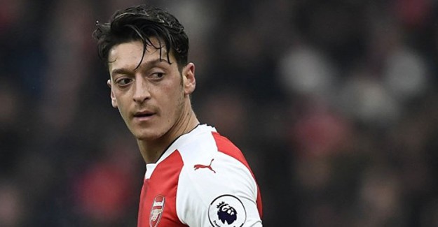 Angela Merkel'den Mesut Özil Açıklaması