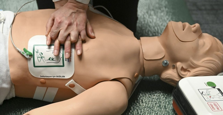 Ani Kalp Durmalarında Hayat Kurtaran Cihaz: Otomatik Eksternal Defibrilatör