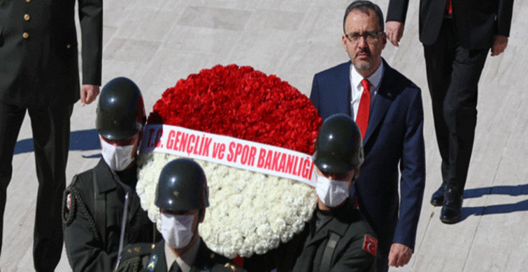 Anıtkabir'de bayram coşkusu! Gençlik ve Spor Bakanı Anıtkabir'de gerçekleştirilen törene katıldı!