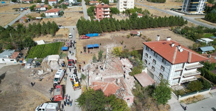 Ankara Çubuk'ta Boşaltılan Bina Çöktü