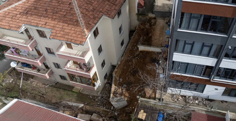 Ankara Gölbaşı'nda İstinat Duvarı Çöktü, 5 Apartman Tahliye Edildi