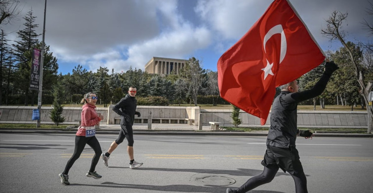 Ankara'da 90. Büyük Atatürk Koşusu Renkli Anlara Sahne Oldu