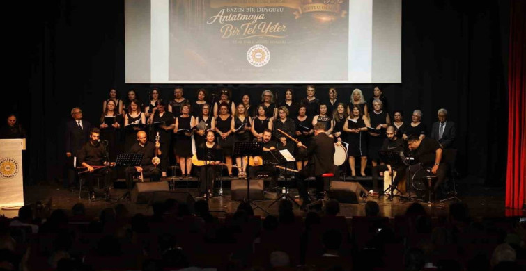 Ankara'da 'Bir Tel Yeter' konseri gönülleri buluşturdu