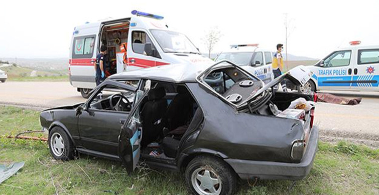 Ankara'da Devrilen Otomobilin Sürücüsü Hayatını Kaybetti