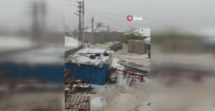 Ankara'da etkili olan sağanak yağmur hayatı olumsuz etkiledi