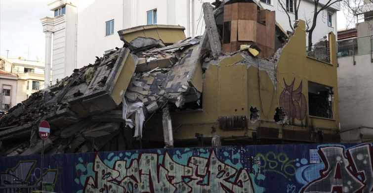 Ankara'da Kontrollü Yıkım Sırasında Bina Çöktü