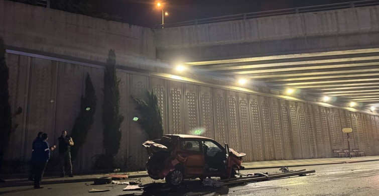 Ankara'da Köprüden Düşen Otomobilin Sürücüsü Ağır Yaralandı