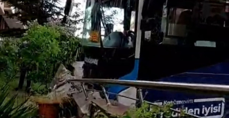 Ankara'da Özel Halk Otobüsü Kaza Yaptı