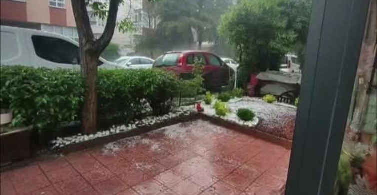 Ankara'da sağanak yağmur hayatı olumsuz etkiledi
