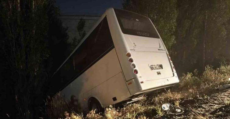 Ankara’da servis aracı devrildi: 8 yaralı