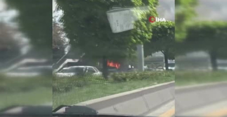 Ankara'da Seyir Halindeyken Yangın Çıkan Kamyonet