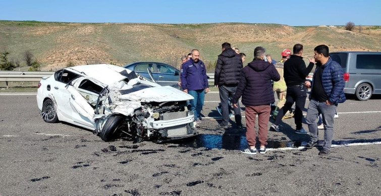 Ankara'da Tırla Çarpışan Otomobil Takla Attı: 1 Yaralı