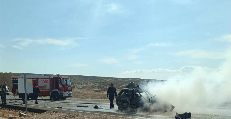 Ankara'da Tırla Çarpışan Otomobilin Sürücüsü Hayatını Kaybetti