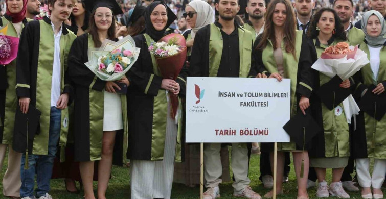 Anne-kız üniversite yolculuğu mezuniyetle sonuçlandı
