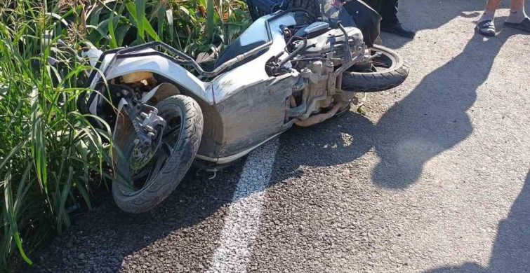 Antakya'da motosiklet dereye uçtu, sürücüsü yaralandı