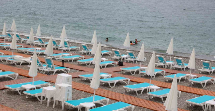 Antalya Büyükşehir Belediyesi Yeni Plajını Açtı