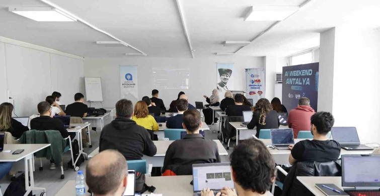 Antalya Büyükşehir Belediyesi'nden Gençlere Yapay Zeka Eğitimi