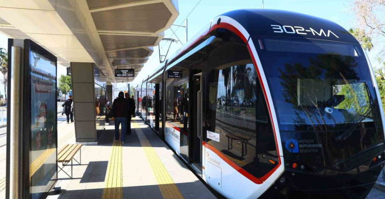 Antalya Büyükşehir Belediyesi'nden LGS ve YKS Adaylarına Ücretsiz Ulaşım Hizmeti