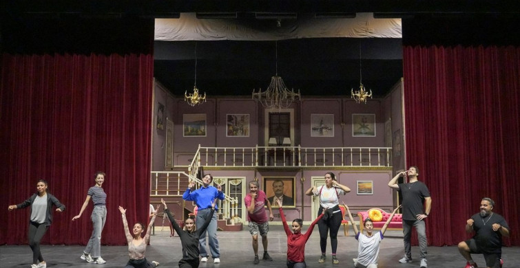 Antalya DOB'dan Çocuklara Dino Ormanı Müzikali