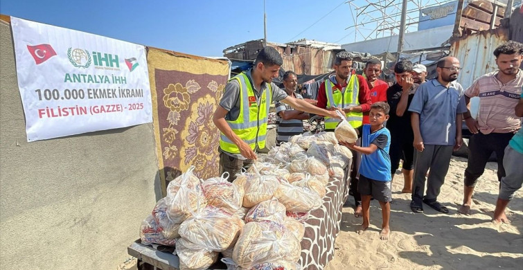Antalya İHH, Gazze'ye 100 Bin Ekmek Gönderdi Antalya İHH, Gazze'ye 100 Bin Ekmek Gönderdi