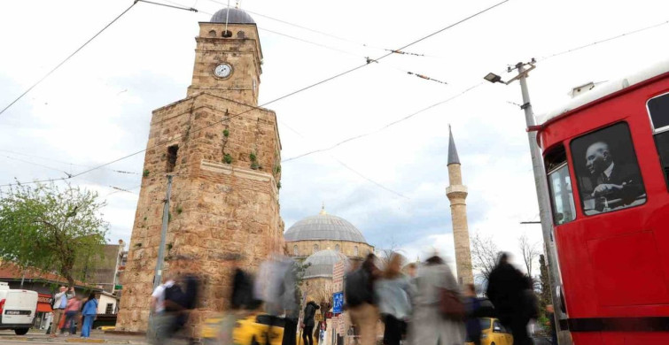 Antalya Saat Kulesi'nde Zaman Bir Daha Durdu