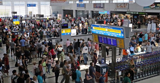 Antalya Turist Sayısı 8 Milyonu Geçti