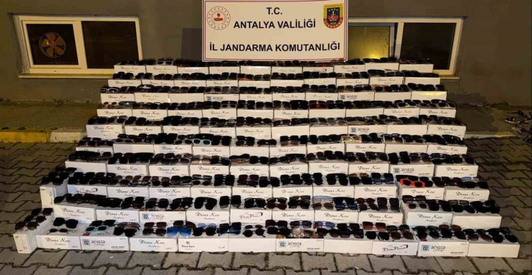 Antalya'da 10 Milyon TL Değerinde Kaçak Gözlük Ele Geçirildi