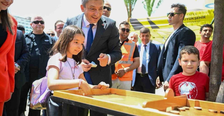 Antalya'da 19 Mayıs Gençlik ve Spor Şöleni Düzenlendi