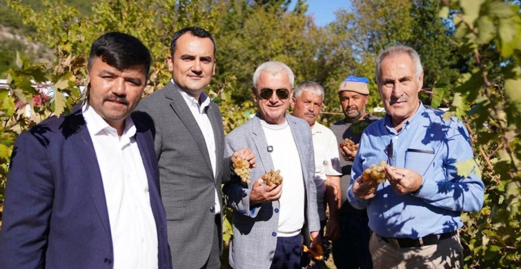 Antalya'da 2. Yazır Üzümü Şenliği Coşkulu Bir Şekilde Kutlandı