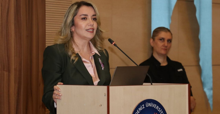 Antalya'da 8 Mart Dünya Kadınlar Günü Kutlandı