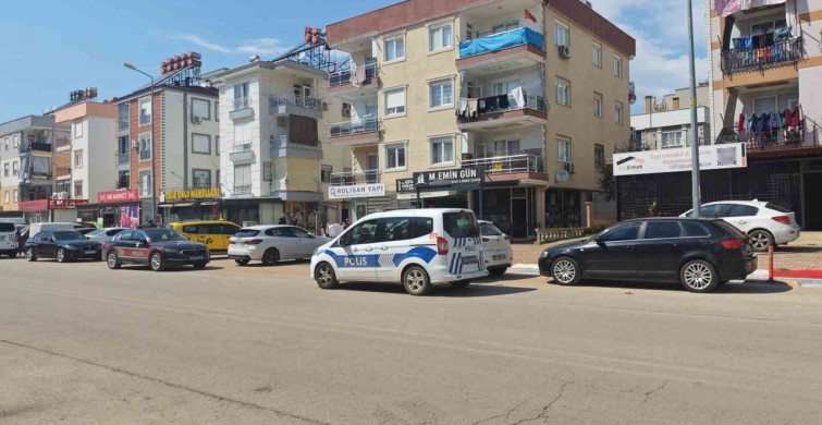 Antalya'da Akrabalar Arasında Bıçaklı Kavga