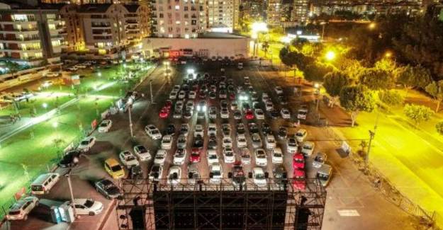 Antalya'da Arabalı Açık Hava Sinema Etkinliği