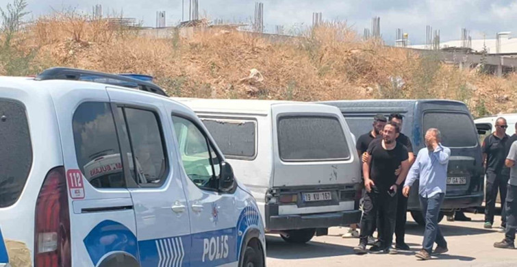 Antalya'da bir kişi park halindeki araçta ölü bulundu
